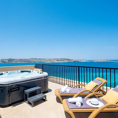 Islet Promenade Seafront Penthouse With Breathtaking Seaviews And Private Hot Tub On The Large Terrace By Getawaysmalta San Pawl il-Baħar
