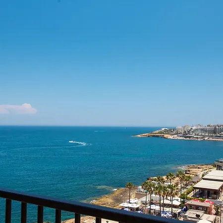 דירה Islet Promenade Seafront Penthouse With Breathtaking Seaviews And Private Hot Tub On The Large Terrace By Getawaysmalta סיינט פול ביי