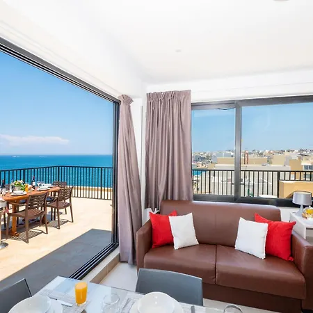 Islet Promenade Seafront Penthouse With Breathtaking Seaviews And Private Hot Tub On The Large Terrace By Getawaysmalta * סיינט פול ביי