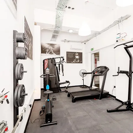 Islet Promenade Seafront Penthouse With Breathtaking Seaviews And Private Hot Tub On The Large Terrace By Getawaysmalta דירה