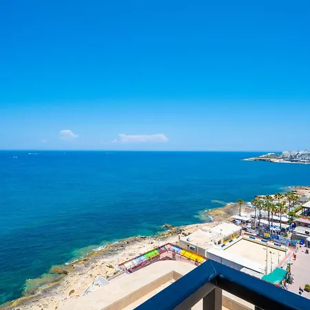 Apartament Islet Promenade Seafront Penthouse With Breathtaking Seaviews And Private Hot Tub On The Large Terrace By Getawaysmalta *