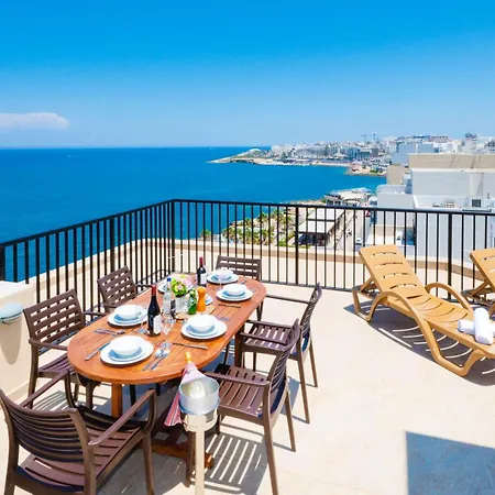 Islet Promenade Seafront Penthouse With Breathtaking Seaviews And Private Hot Tub On The Large Terrace By Getawaysmalta