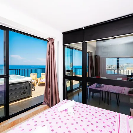 アパート Islet Promenade Seafront Penthouse With Breathtaking Seaviews And Private Hot Tub On The Large Terrace By Getawaysmalta *