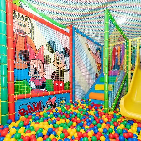 Islet Promenade Seafront Penthouse With Breathtaking Seaviews And Private Hot Tub On The Large Terrace By Getawaysmalta Сент-Полс-Бей