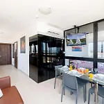 Islet Promenade Seafront Penthouse With Breathtaking Seaviews And Private Hot Tub On The Large Terrace By Getawaysmalta * St. Paul's Bay