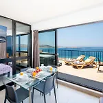 Islet Promenade Seafront Penthouse With Breathtaking Seaviews And Private Hot Tub On The Large Terrace By Getawaysmalta Appartement St. Paul's Bay