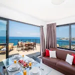 Appartement Islet Promenade Seafront Penthouse With Breathtaking Seaviews And Private Hot Tub On The Large Terrace By Getawaysmalta *