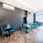 Appartement Islet Promenade Seafront Penthouse With Breathtaking Seaviews And Private Hot Tub On The Large Terrace By Getawaysmalta *