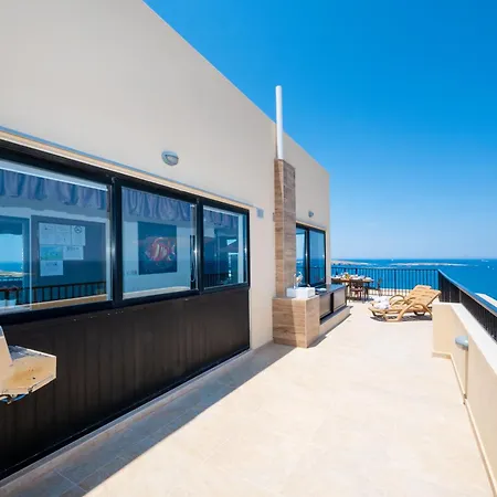 Islet Promenade Seafront Penthouse With Breathtaking Seaviews And Private Hot Tub On The Large Terrace By Getawaysmalta * St. Paul's Bay